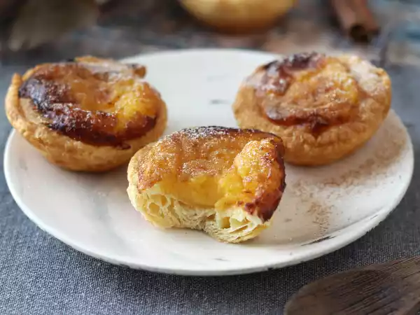 Recept Pastéis de nata i en luftfryser. det snabba och enkla receptet på den traditionella portugisiska sötsaken.