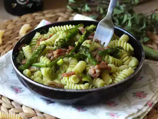 Recept Krämig sparris- och baconpasta: enkelt och gott recept