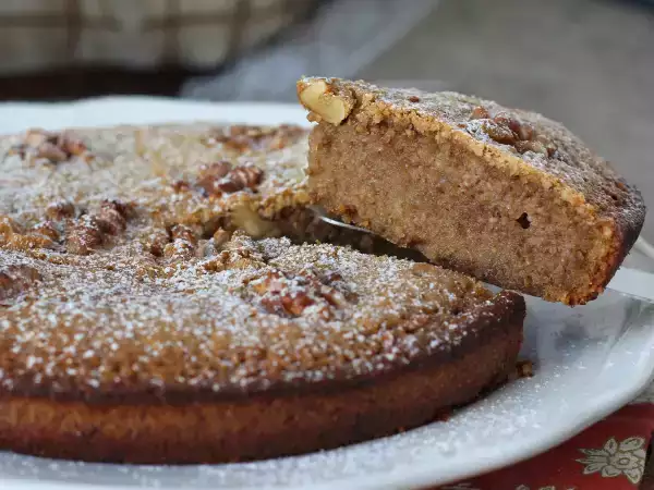 Recept Superenkel valnötskaka gjord på bara 4 ingredienser
