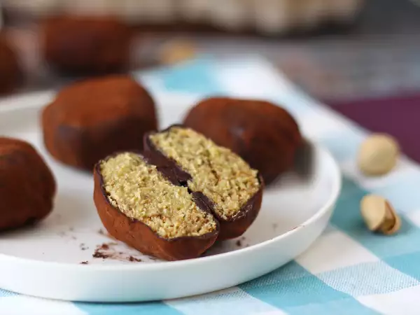 Recept Dubai chewy cookies, det virala receptet på mochis med pistasch- och kadaiffyllning