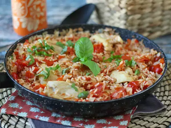 Recept En gryta med kyckling, ris med tomat och paprika