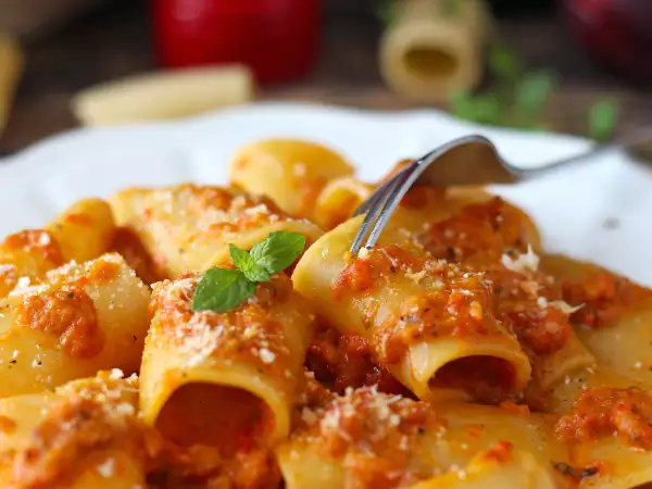 Recept Pasta med paprika och mynta: krämig och doftande