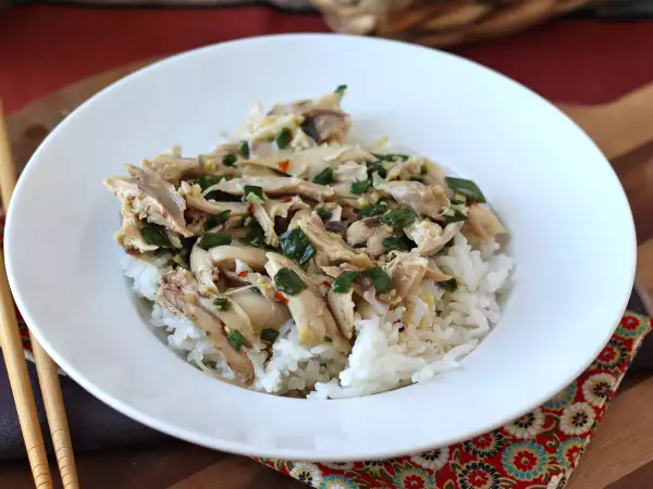Recept Kinesisk ångkokt kyckling med ingefära – otroligt mör och aromatisk
