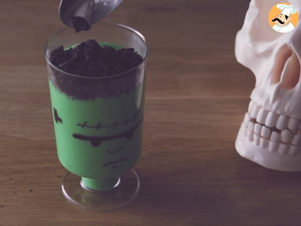 Frankenstein krämer för Halloween - Beredning steg 11