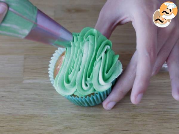 Monstercupcakes till Halloween - Beredning steg 17