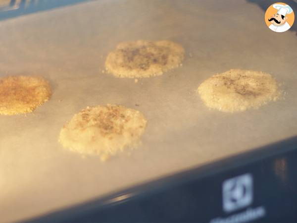 Parmesanchips med örter och kryddor - Beredning steg 3