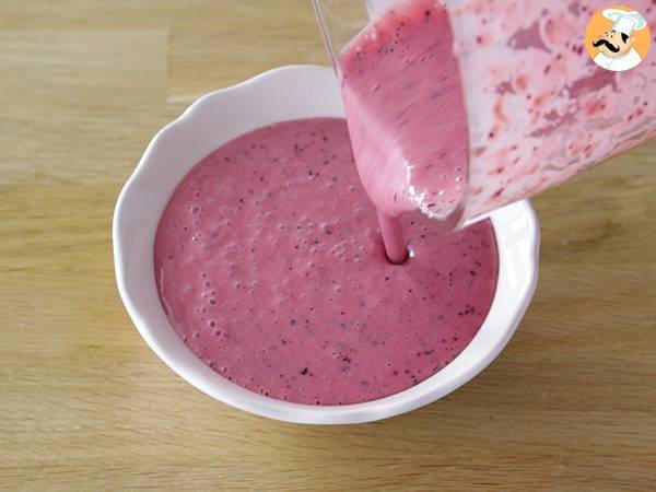 Smoothie Bowl med röd frukt - Beredning steg 2