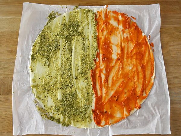 Julgranar i smördeg med pesto till julens aperitif - Beredning steg 1