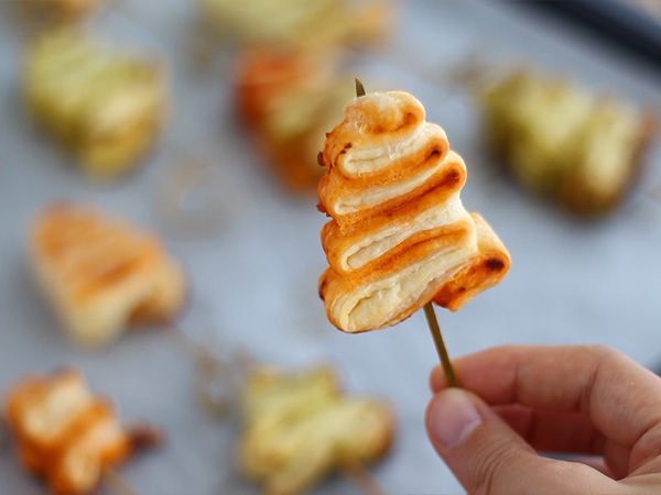 Julgranar i smördeg med pesto till julens aperitif - Beredning steg 6