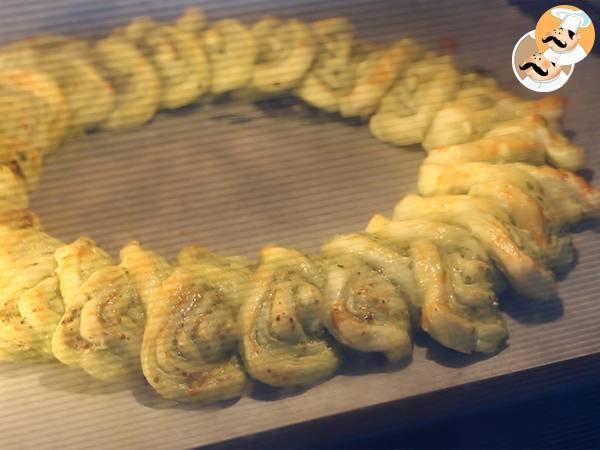 Pestokrans av smördeg till aperitif - Beredning steg 6