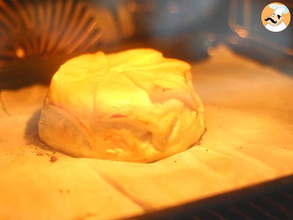 Camembert i smördeg med skinka och lök - Beredning steg 4