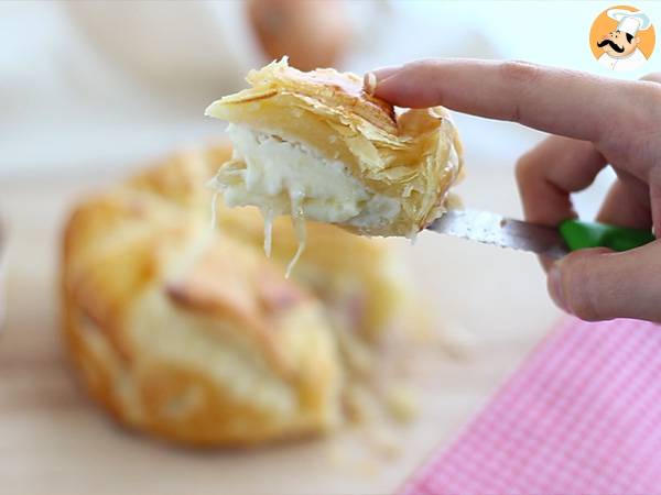 Camembert i smördeg med skinka och lök - Beredning steg 5