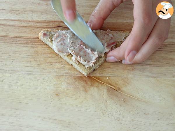 Toast med rillettes och cornichons - Beredning steg 2