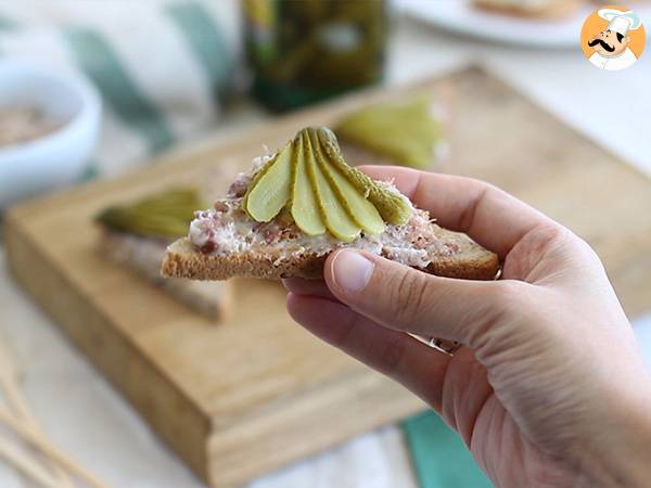 Toast med rillettes och cornichons - Beredning steg 5