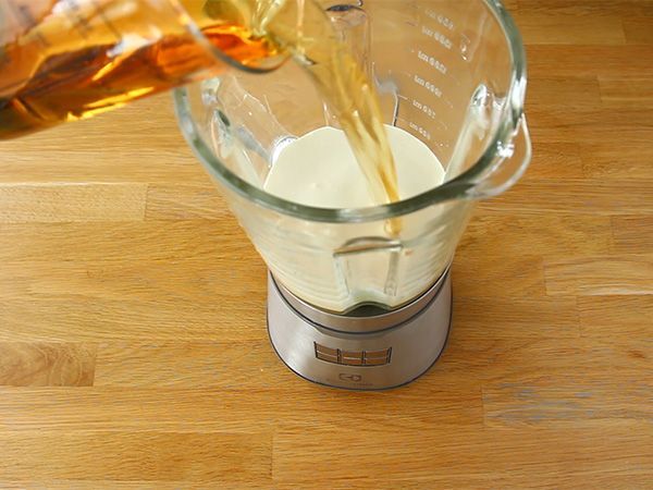Baileys hemma, den irländska whiskylikören - Beredning steg 1