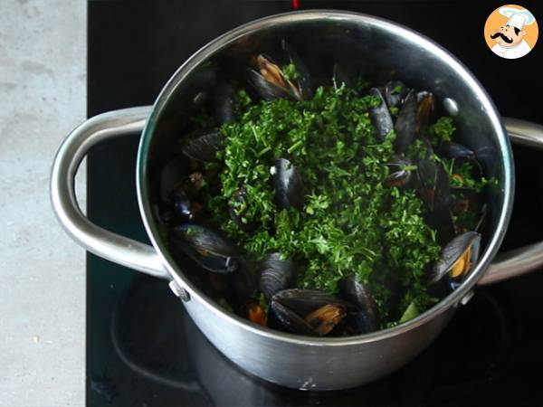 Musslor marinières, ett enkelt och utsökt recept - Beredning steg 4