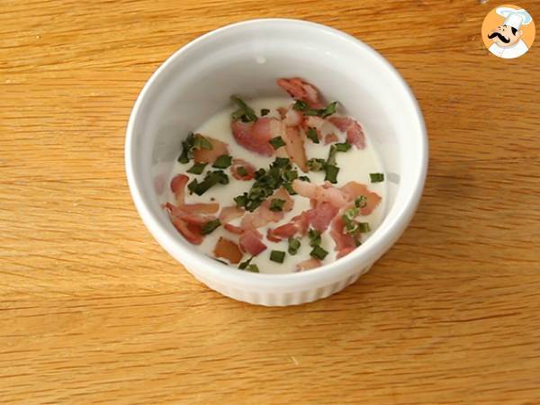 Ägg cocotte med bacon och gräslök, ett snabbt recept - Beredning steg 1