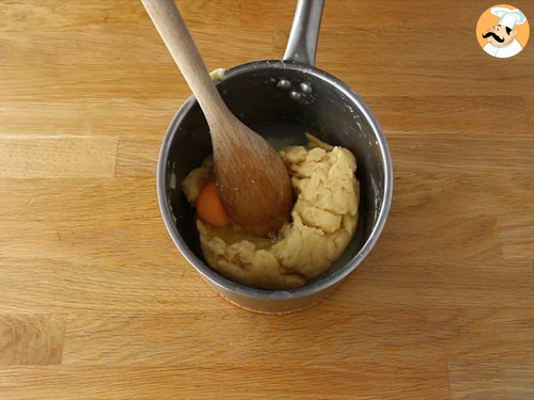 Choux med foie gras och konfiterad lök - Beredning steg 2