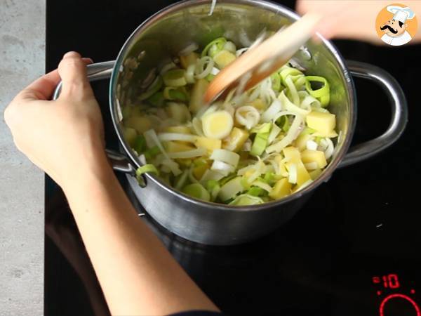 Snabb och enkel purjolöks- och potatissoppa - Beredning steg 2