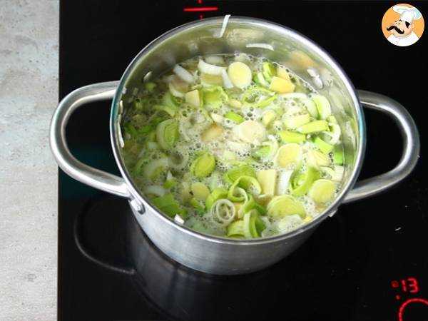 Snabb och enkel purjolöks- och potatissoppa - Beredning steg 3