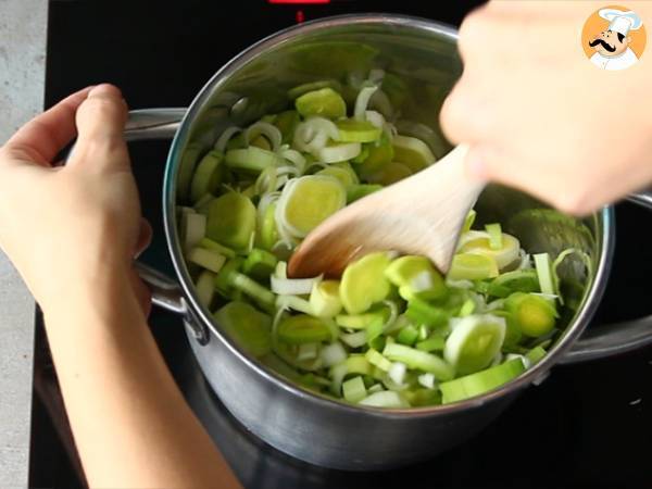 Smördegssoppa med purjolök och potatis - Beredning steg 2
