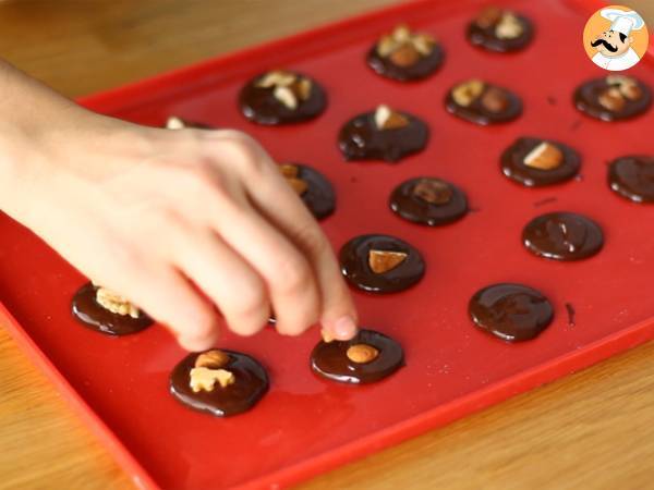 Mendiants, choklad med torkad frukt - Beredning steg 2