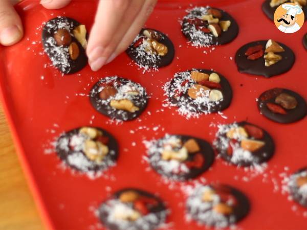Mendiants, choklad med torkad frukt - Beredning steg 4