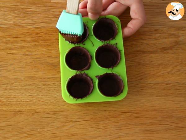 Choklad fylld med saltad smörkola och mandel - Beredning steg 2
