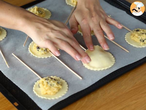 Mini galetter des rois med chokladbitar - Beredning steg 5