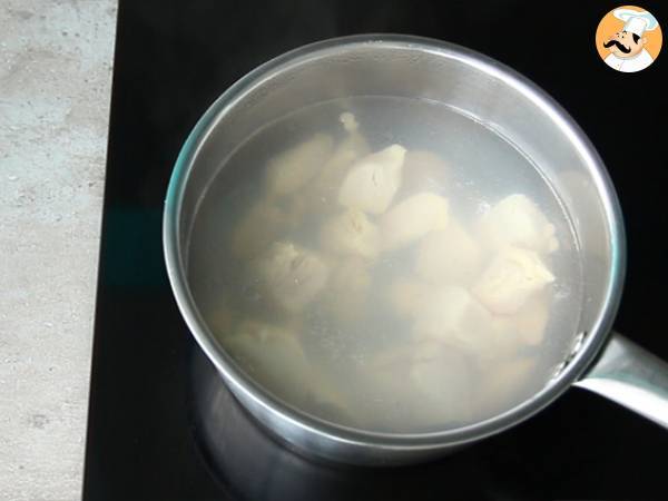 Coxinhas (brasilianska kycklingkroketter) - Beredning steg 3
