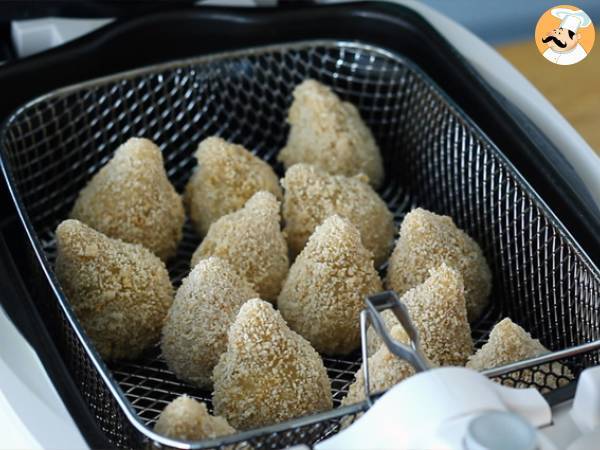 Coxinhas (brasilianska kycklingkroketter) - Beredning steg 9