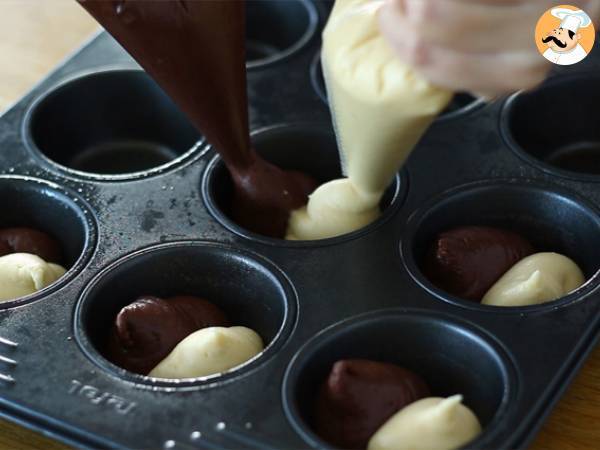 Choklad- och vaniljtårta med chokladfyllning - Beredning steg 5
