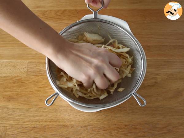 Krispig kålsallad på japanskt vis - Beredning steg 3