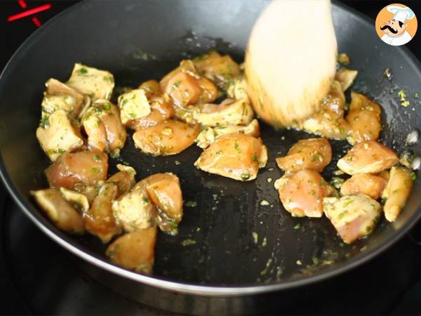 Chow mein (chao men), kinesiska nudlar med kyckling och grönsaker - Beredning steg 2
