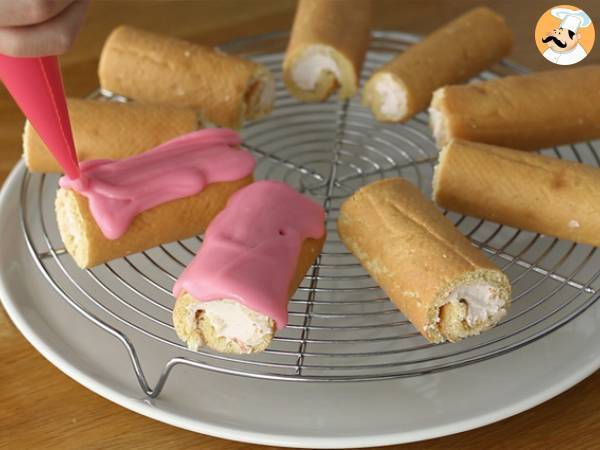 Mini rullar med jordgubbar, Rosa pantrar - Beredning steg 10