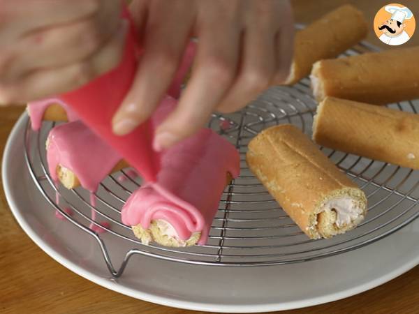 Mini rullar med jordgubbar, Rosa pantrar - Beredning steg 11