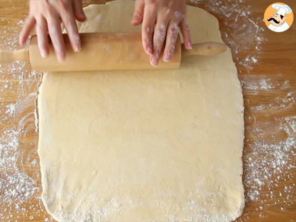 Kinesisk brioche, fylld med vaniljkräm och chokladbitar - Beredning steg 6