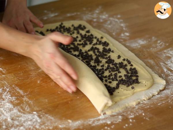 Kinesisk brioche, fylld med vaniljkräm och chokladbitar - Beredning steg 8