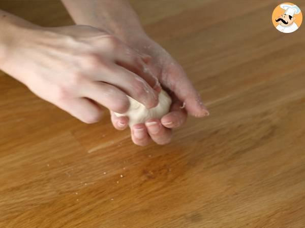 Pizzabullar med fyllning av skinka och ost - Beredning steg 5