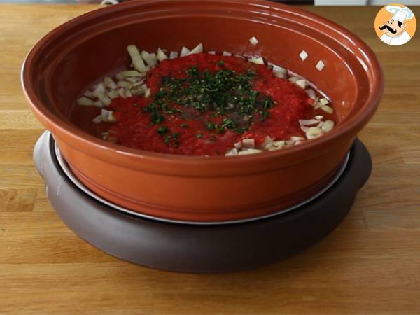 Tajine av kefta (köttbullar med kryddor och örter) - Beredning steg 1