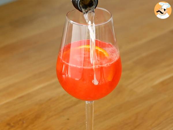 Spritz, den berömda italienska cocktailen med Aperol - Beredning steg 2