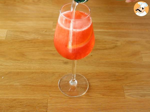 Spritz, den berömda italienska cocktailen med Aperol - Beredning steg 3