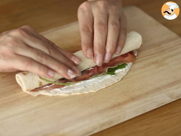 Aperitifwraps med rökt skinka och rucola - Beredning steg 3