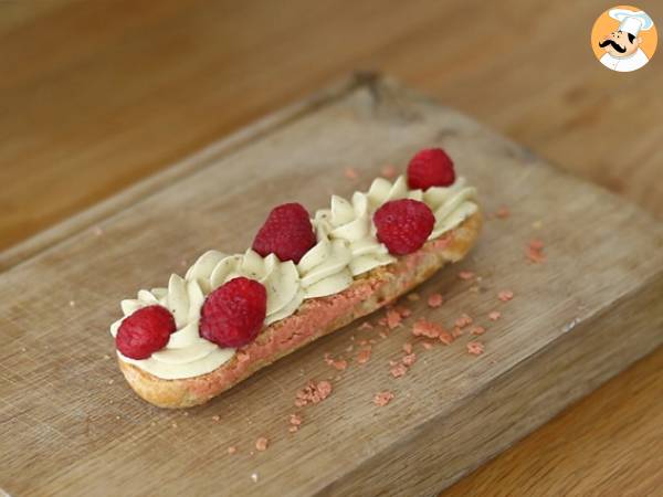 Eclairs med pistagekräm och hallon - Beredning steg 16