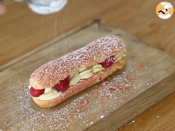 Eclairs med pistagekräm och hallon - Beredning steg 17