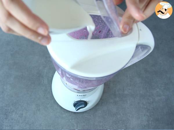 Lassi med röda frukter - Beredning steg 2