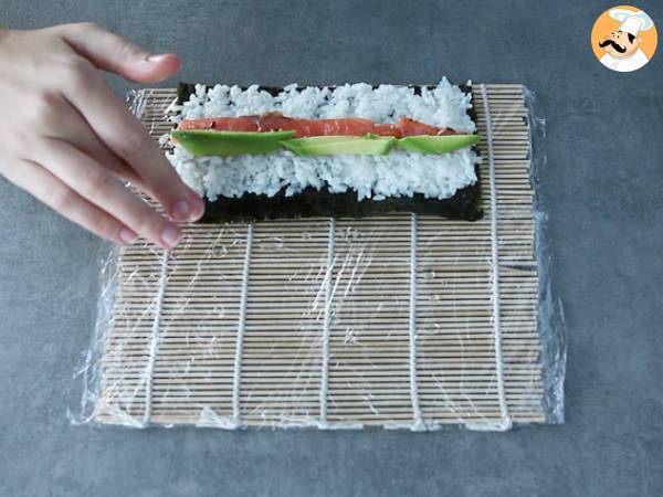Makis med rökt lax och avokado - Beredning steg 7