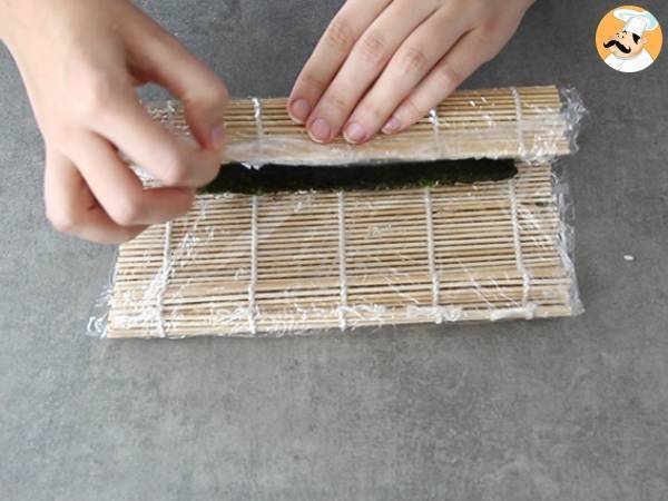 Makis med rökt lax och avokado - Beredning steg 12