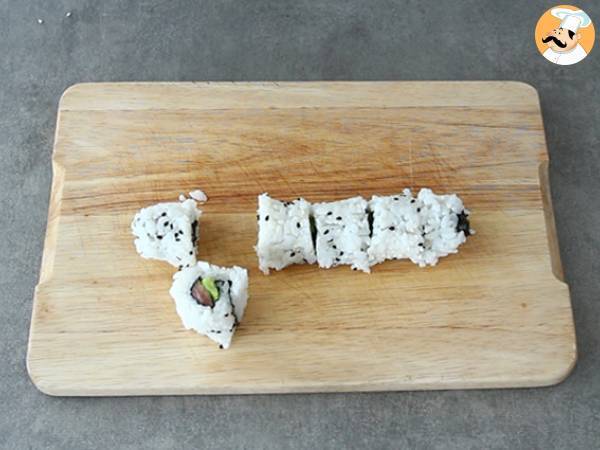 Makis med rökt lax och avokado - Beredning steg 13