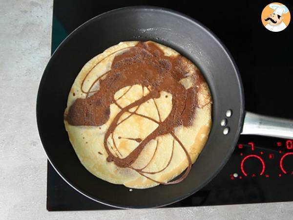 Marmorerade crêpes med vanilj och choklad - Beredning steg 4